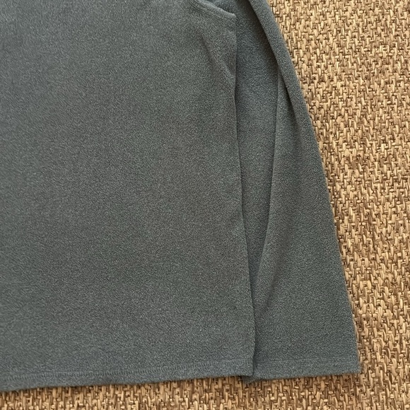 The North Face 1/4 Zip Gray Fleece - Picture 8 of 9